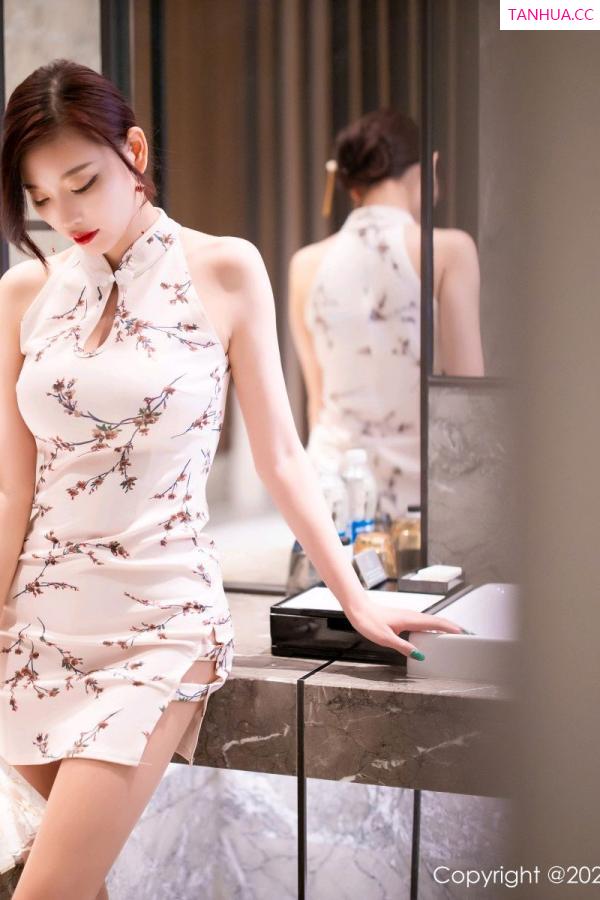 杨晨晨 sugar小甜心CC [XIUREN]高清写真图 2020.08.25 VOL.2487 杨晨晨sugar第12张图片